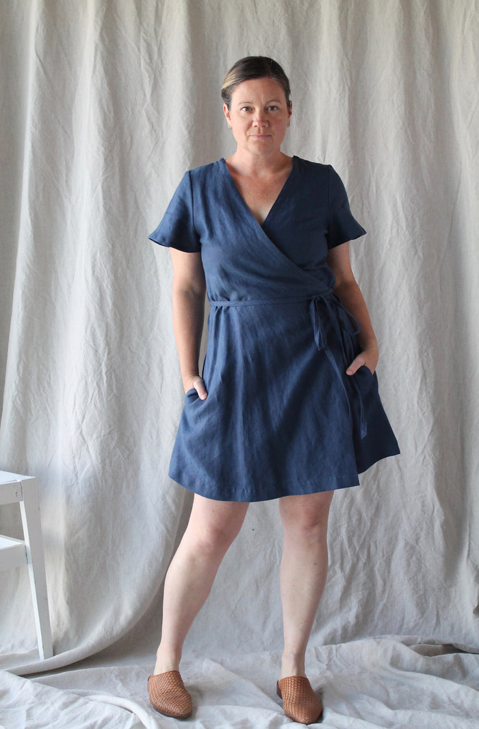Robe en lin porte-feuille bleu royal (moyen) - Maison LenKo